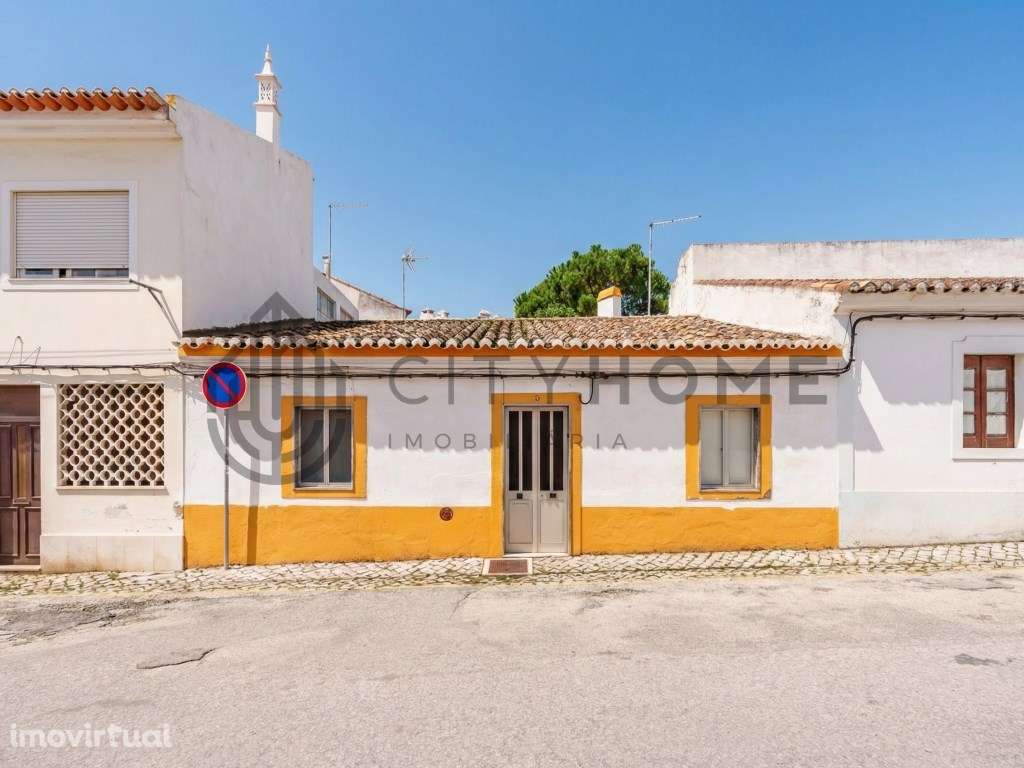 Moradia T2 com quintal no centro de Lagoa - Grande imagem: 2/30