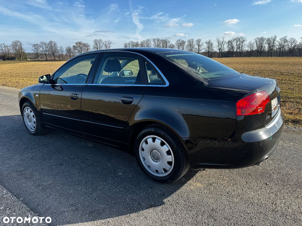 Audi A4 Limousine - 13