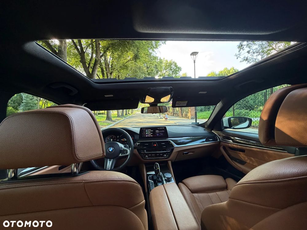 BMW Seria 5 520d M Sport - 9