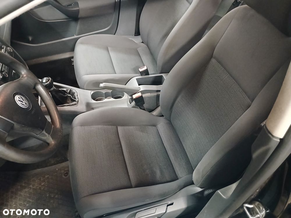 Volkswagen Golf - 6