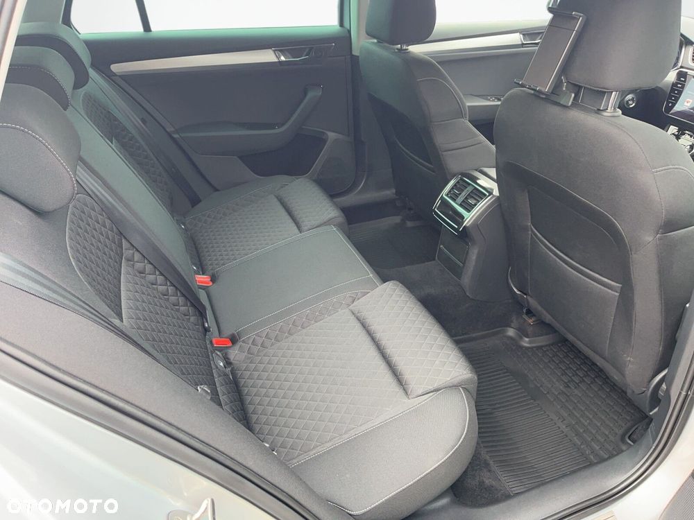 Skoda Superb 2.0 TDI SCR Ambition DSG - 12