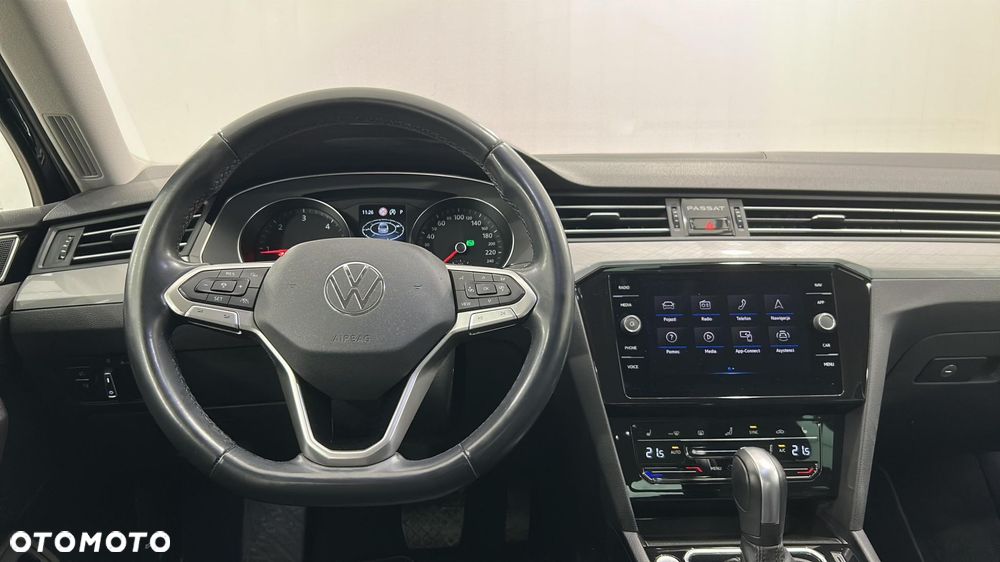 Volkswagen Passat - 10