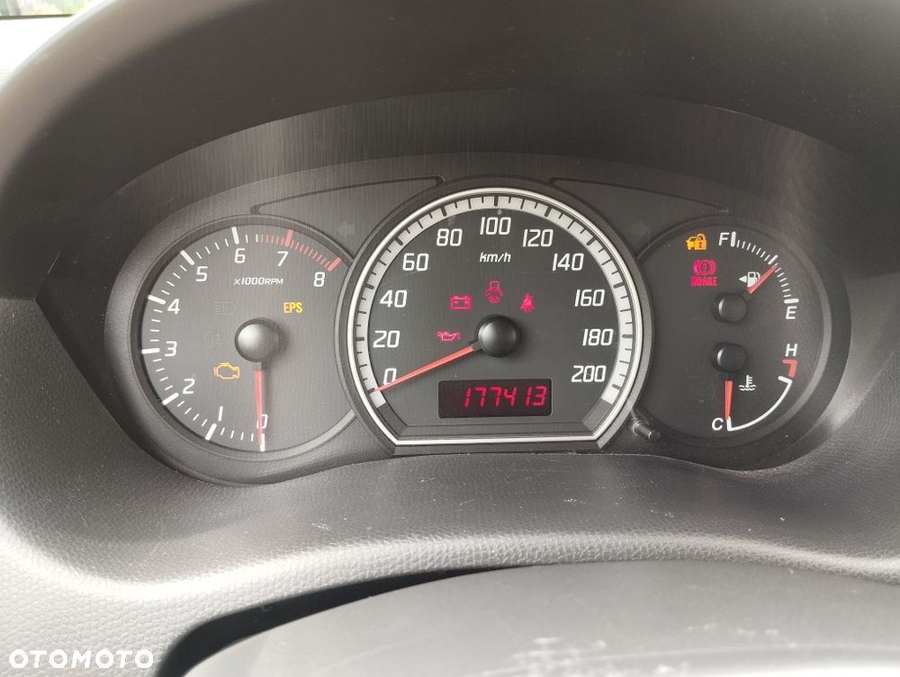 Suzuki Swift - 8