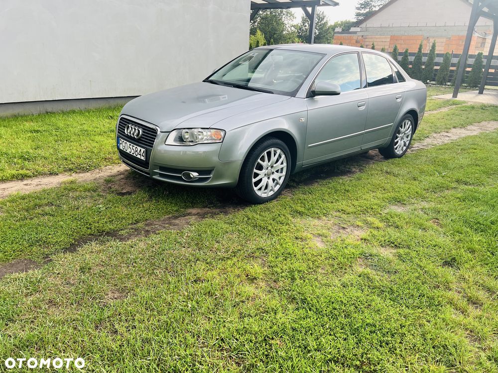 Audi A4 Limousine - 1