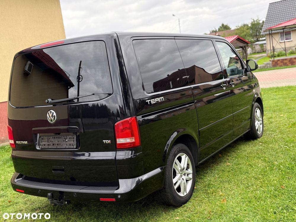 Volkswagen Multivan - 13