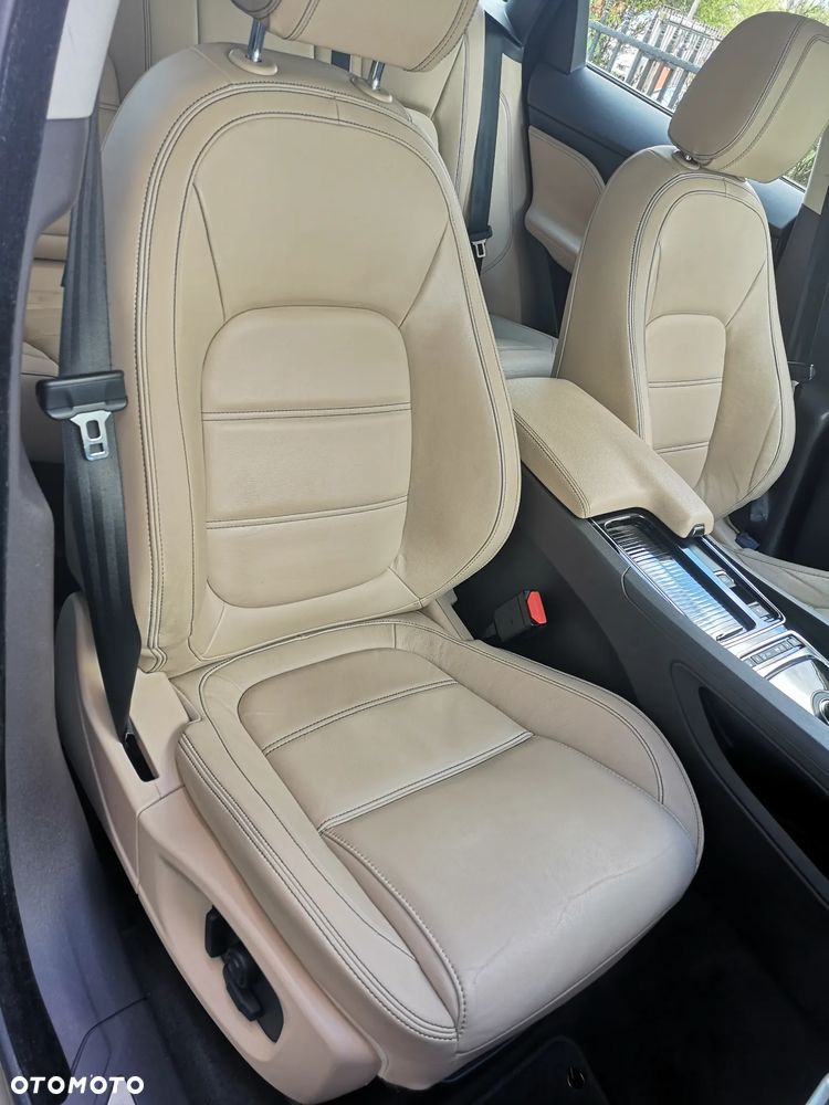 Jaguar F-Pace 20d AWD Prestige - 29
