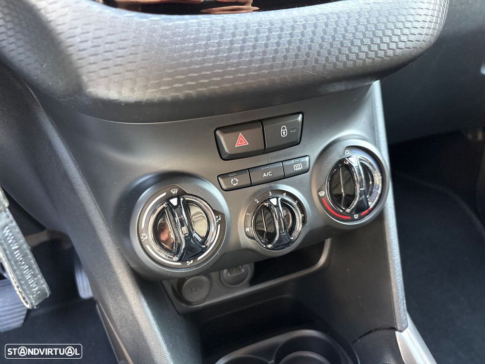 Peugeot 2008 1.2 PureTech Style - 36