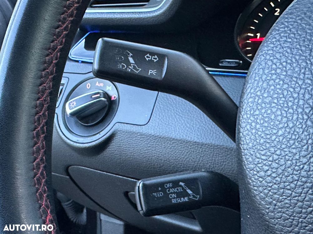 Volkswagen Passat CC 2.0 Blue TDI Individual - 23