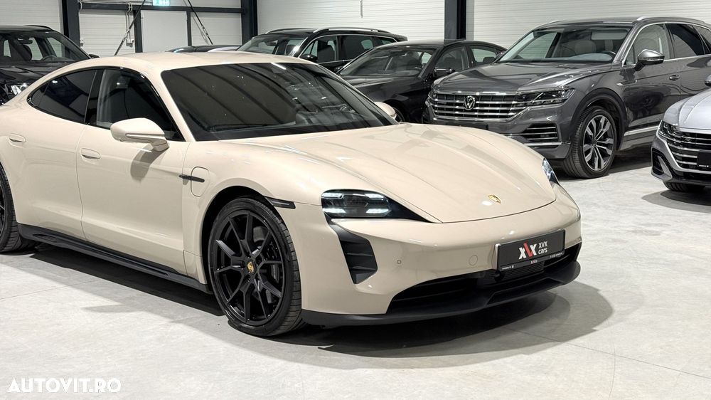 Porsche Taycan GTS Sport - 15