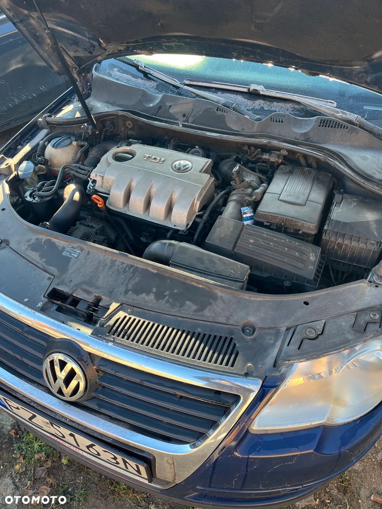 Volkswagen Passat 2.0 TDI Comfortline - 8