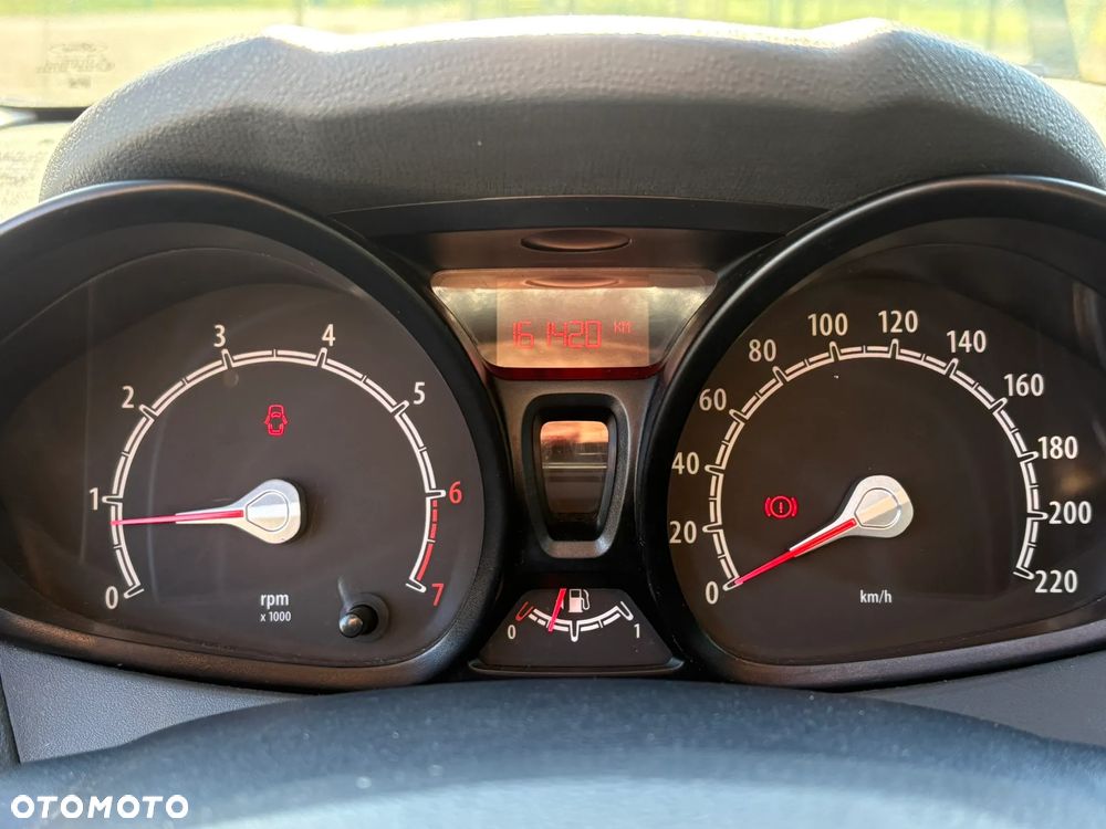 Ford Fiesta 1.25 Ambiente EU5 - 23