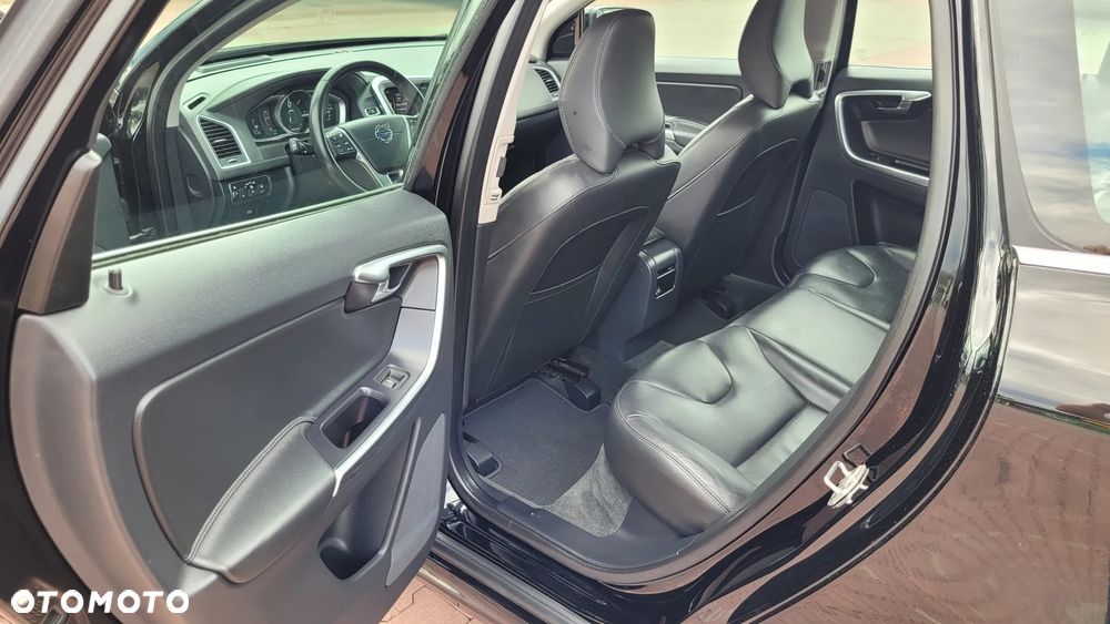 Volvo XC 60 D4 AWD Summum - 9