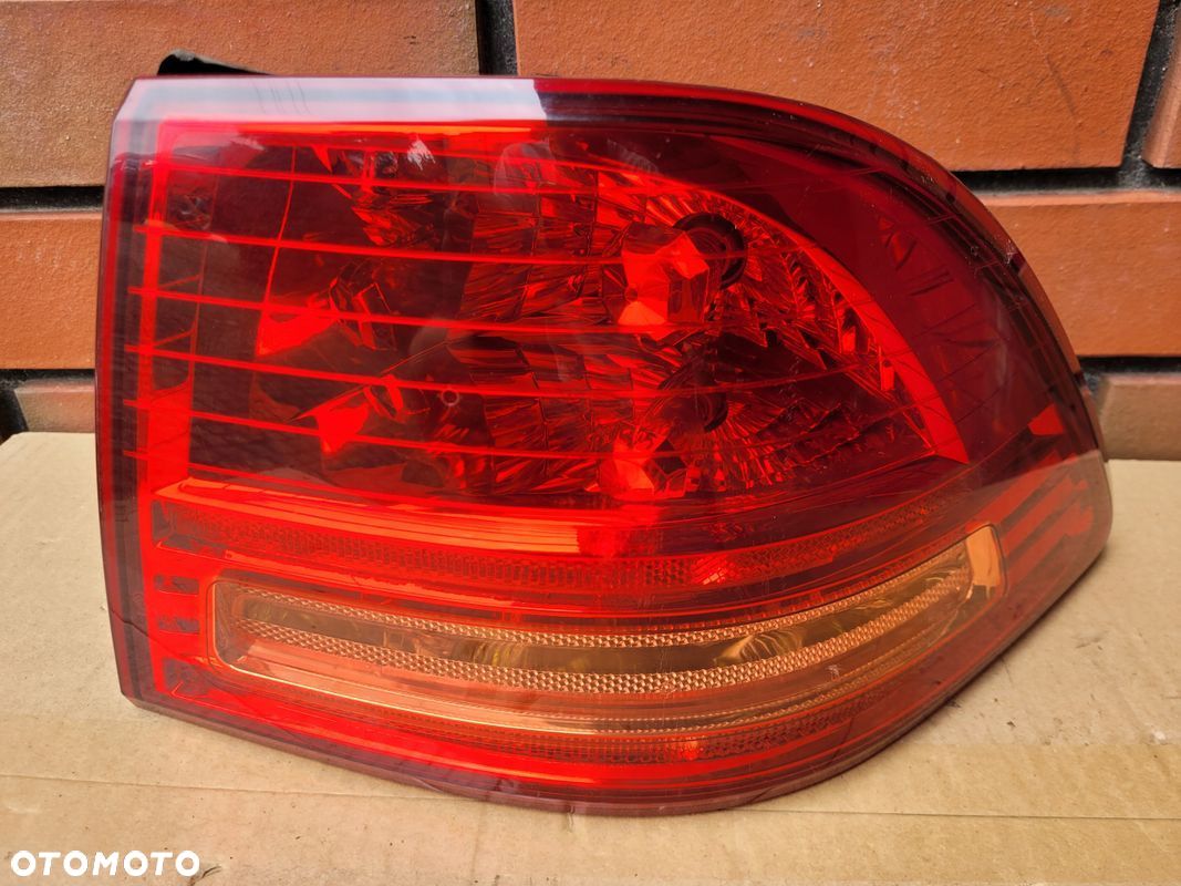 LAMPA PRAWA TYŁ TYLNA Kia Magnetis II 05-10r 92402-2G0 - 1