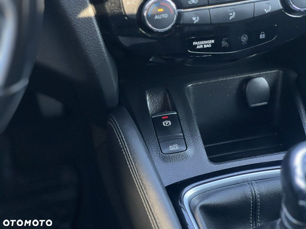 Nissan Qashqai 1.3 DIG-T N-Connecta EU6d - 21