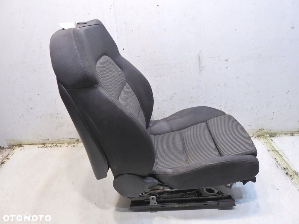 FOTEL LEWY PRZÓD AUDI A4 B7 - 7