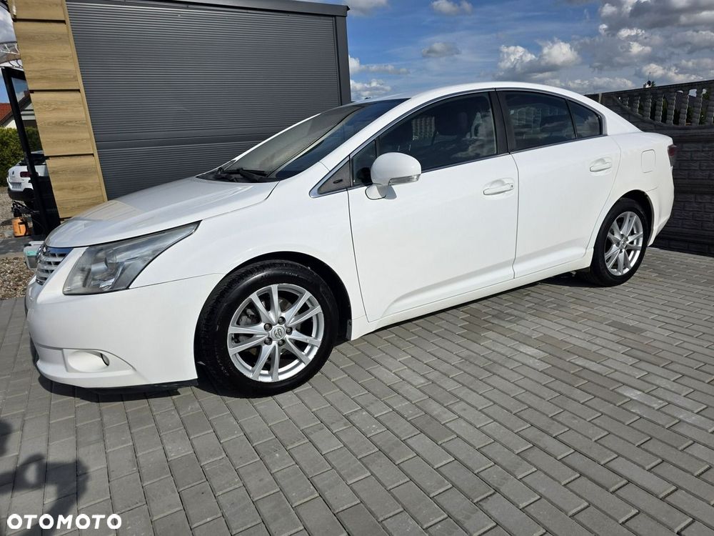 Toyota Avensis - 13