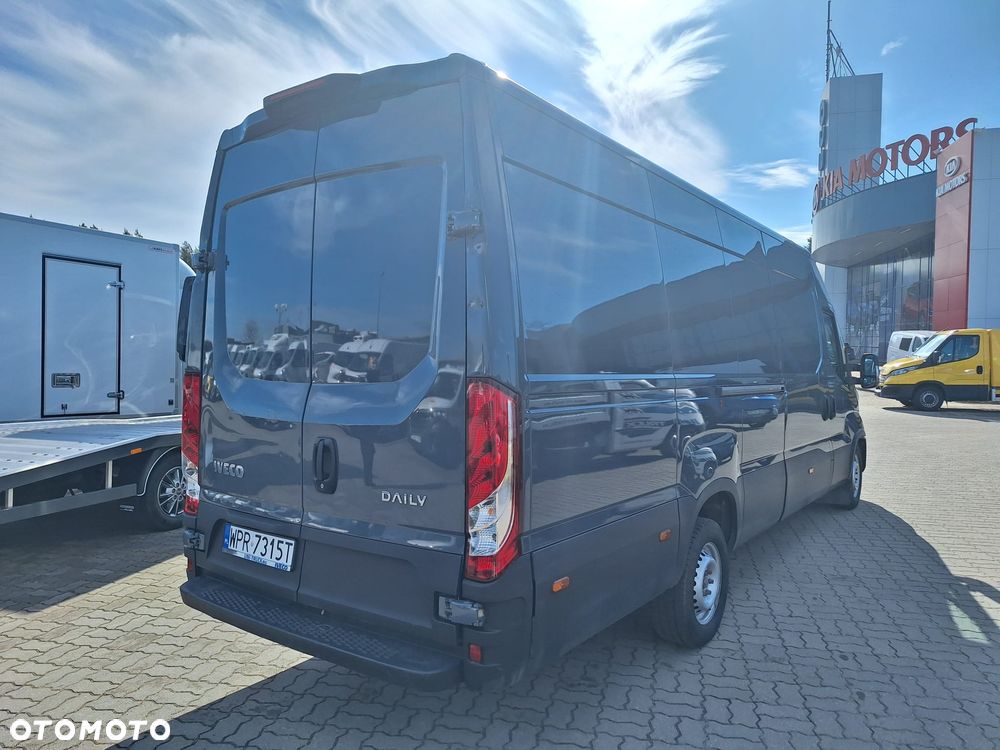Iveco Daily 35S18 HiMatic furgon 16m blaszak automat FV23% MAXI - 7