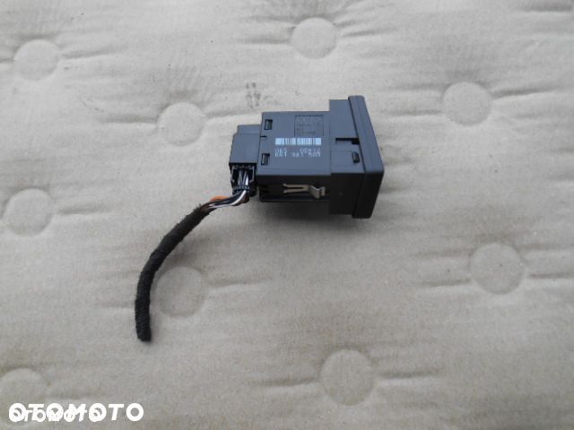 PRZEŁĄCZNIK ŚWIATEŁ AWARYJNYCH AUDI Q5 8R1941509 - 2