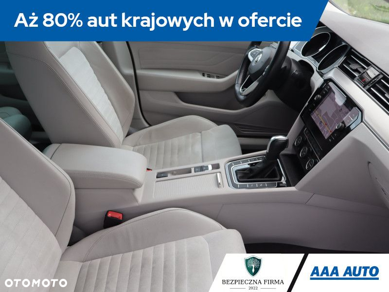 Volkswagen Passat - 10