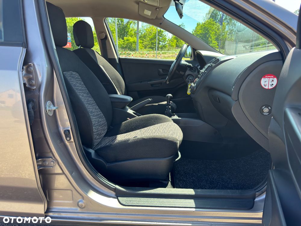 Kia Ceed 1.6 Comfort - 26