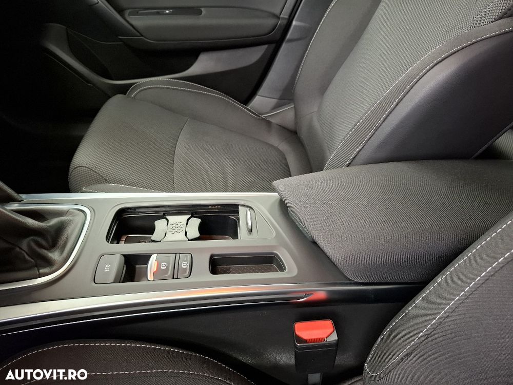 Renault Megane TCE 140 Equilibre - 20