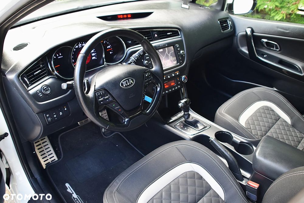 Kia Ceed 1.6 CRDi 136 DCT ISG GT Line - 24