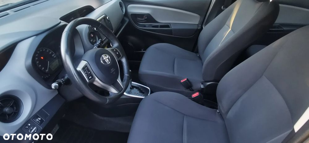 Toyota Yaris Hybrid 100 Active EU6 - 16