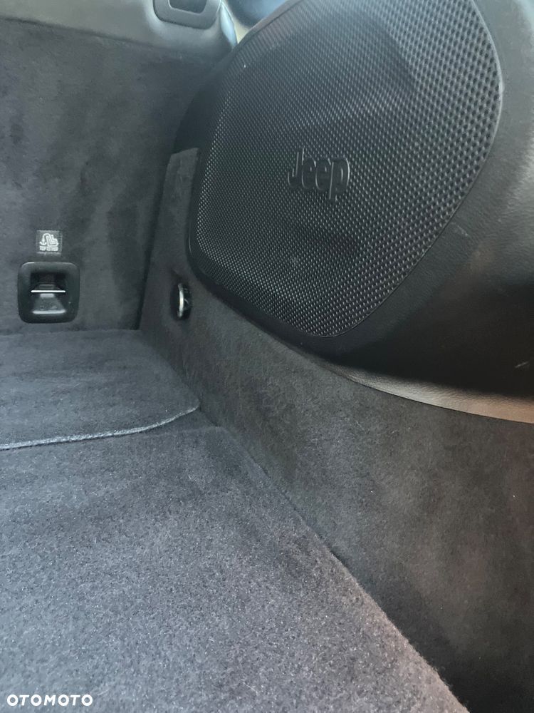 Jeep Cherokee - 17