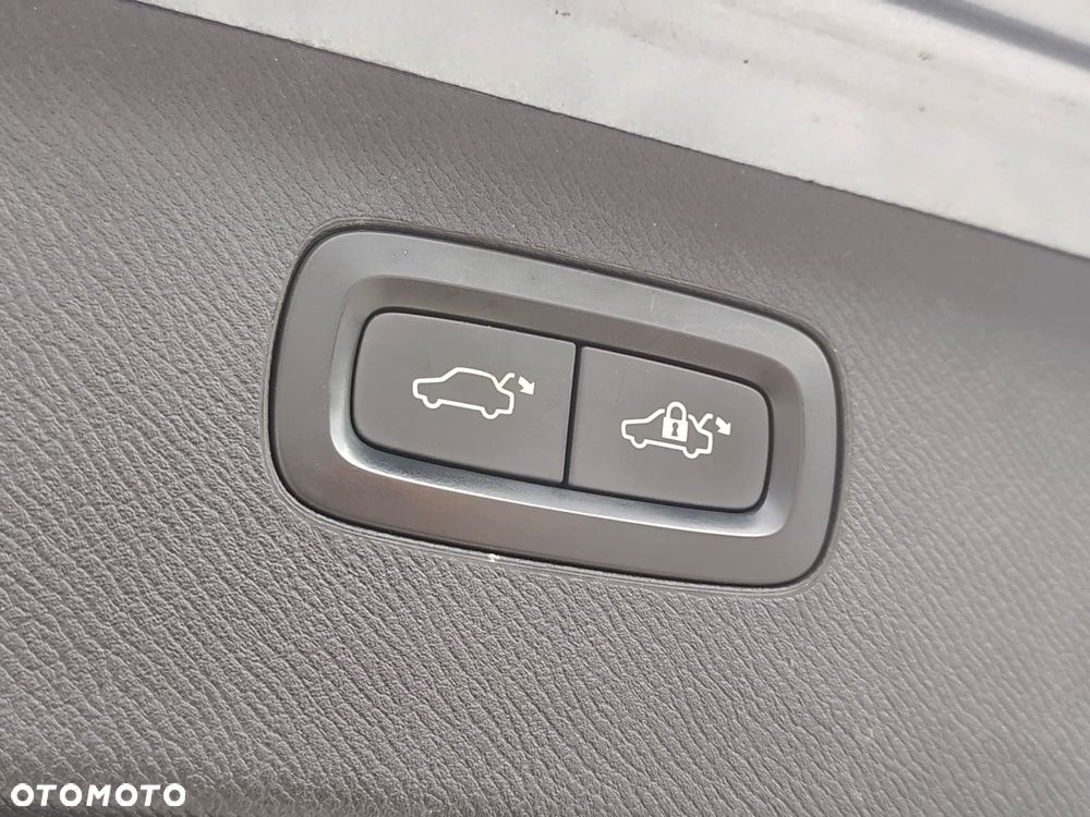 Volvo XC 90 T5 AWD Momentum - 22