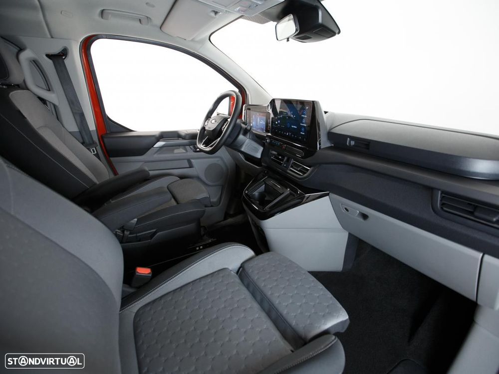 Ford Tourneo Custom L1H1 VA Auto Titanium — fotografia 8