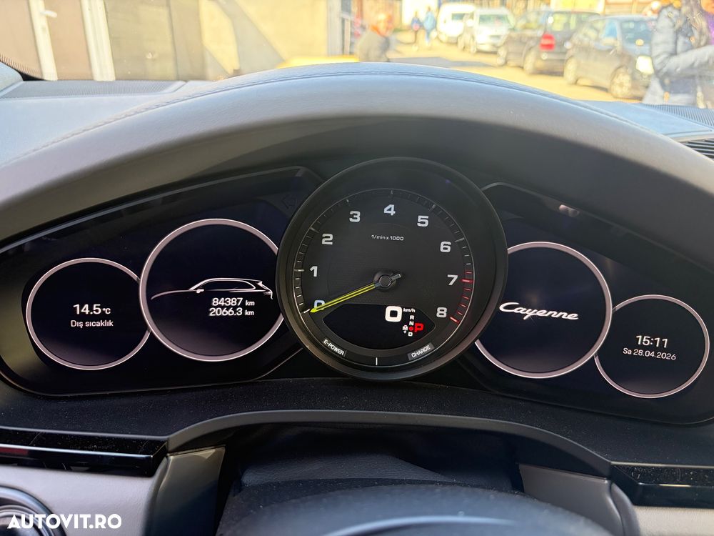 Porsche Cayenne E-Hybrid - 8