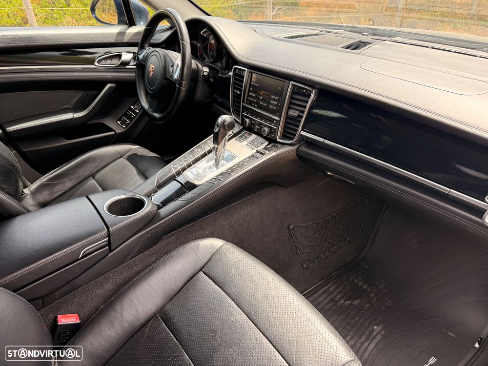 Porsche Panamera 3.0 V6 - 12