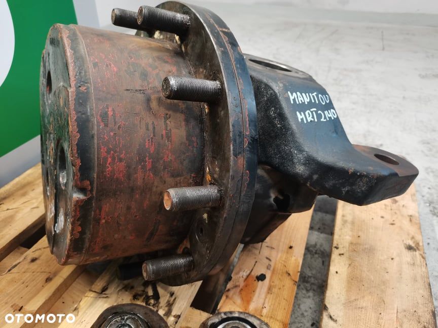 Zwrotnica Manitou MRT 2145 {Spicer 212.06.003.76.9} - 2