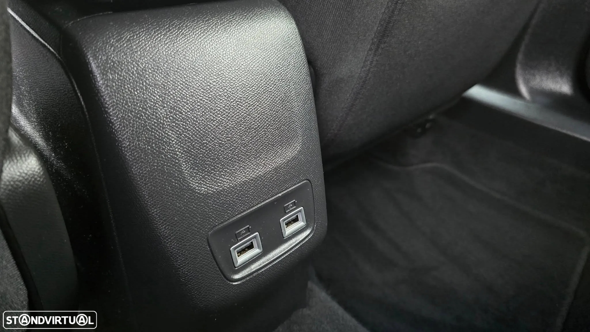 Peugeot 2008 1.2 PureTech Allure - 21