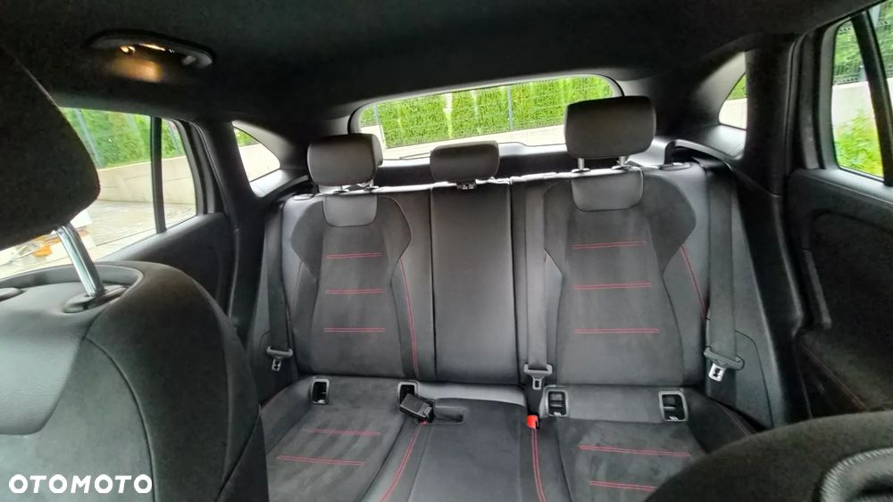 Mercedes-Benz GLA 220 d 4-Matic - 8