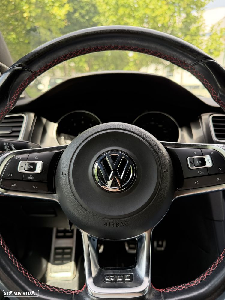 VW Golf GTI Performance BlueMotion - 15