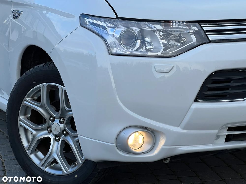 Mitsubishi Outlander 2.0 4WD Plus - 31