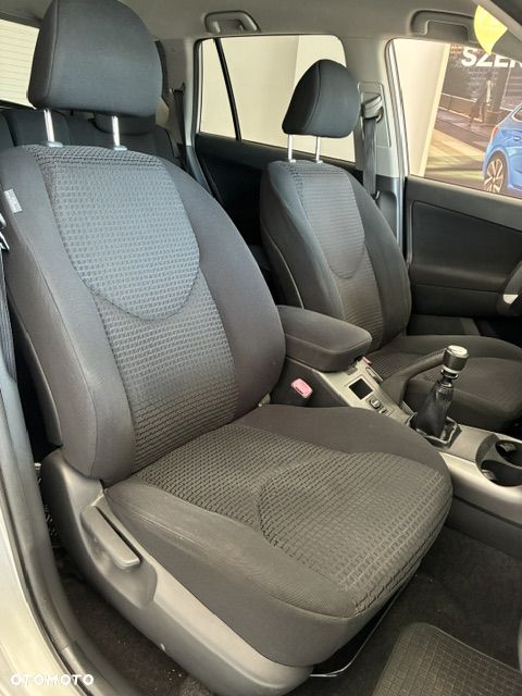 Toyota RAV4 2.2 D-4D 4x4 Executive - 16