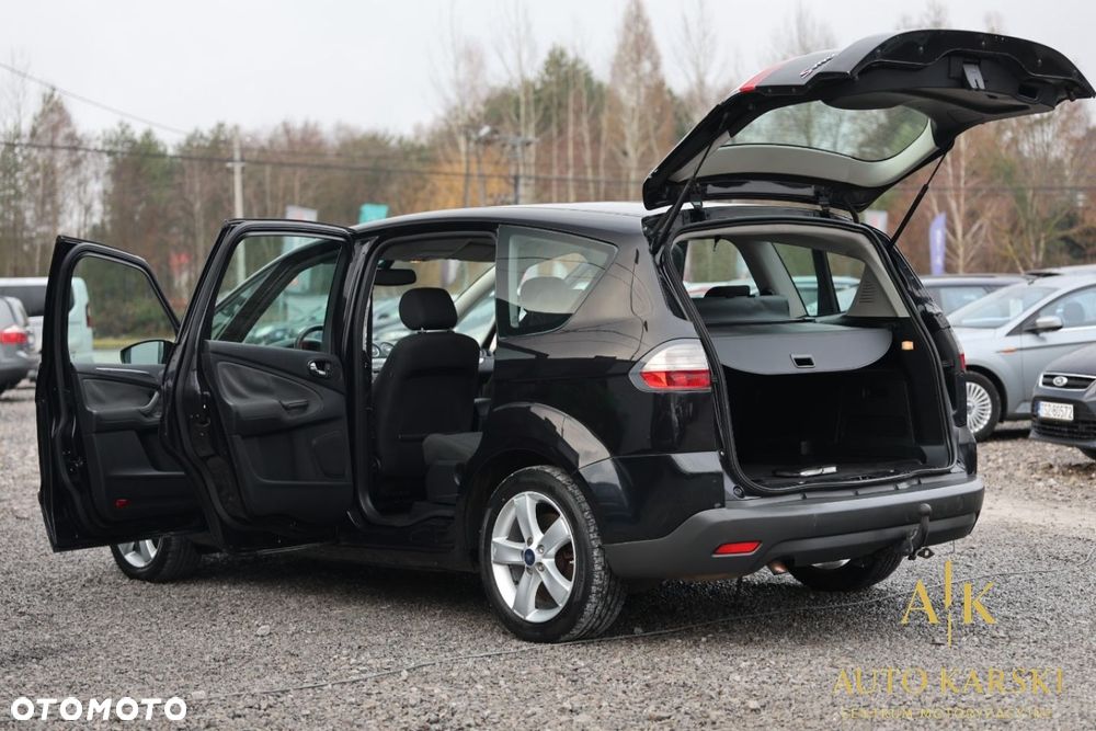 Ford S-Max - 11