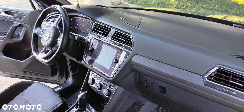 Volkswagen Tiguan 2.0 TDI SCR 4MotION DSG R-Line - 22