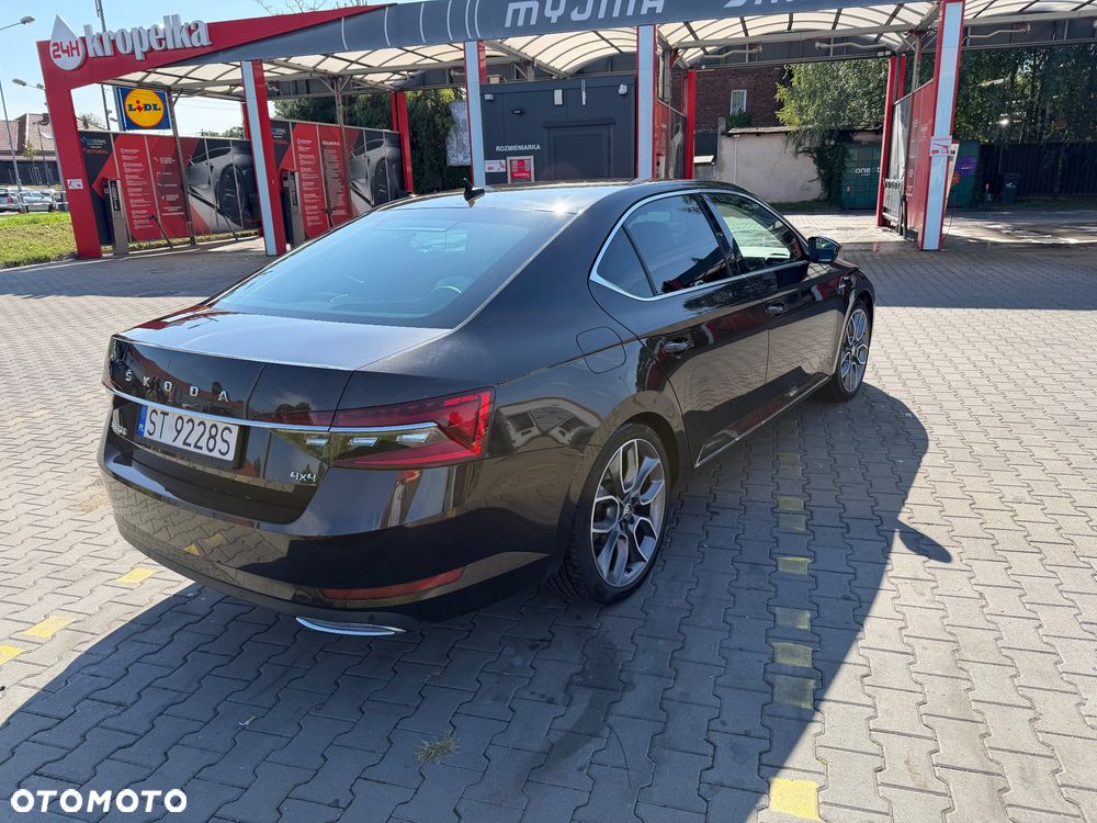 Skoda Superb 2.0 TDI SCR 4x4 L&K DSG - 5