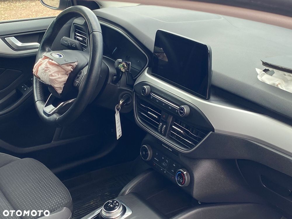 Ford Focus 1.5 EcoBoost Trend Edition Business - 21