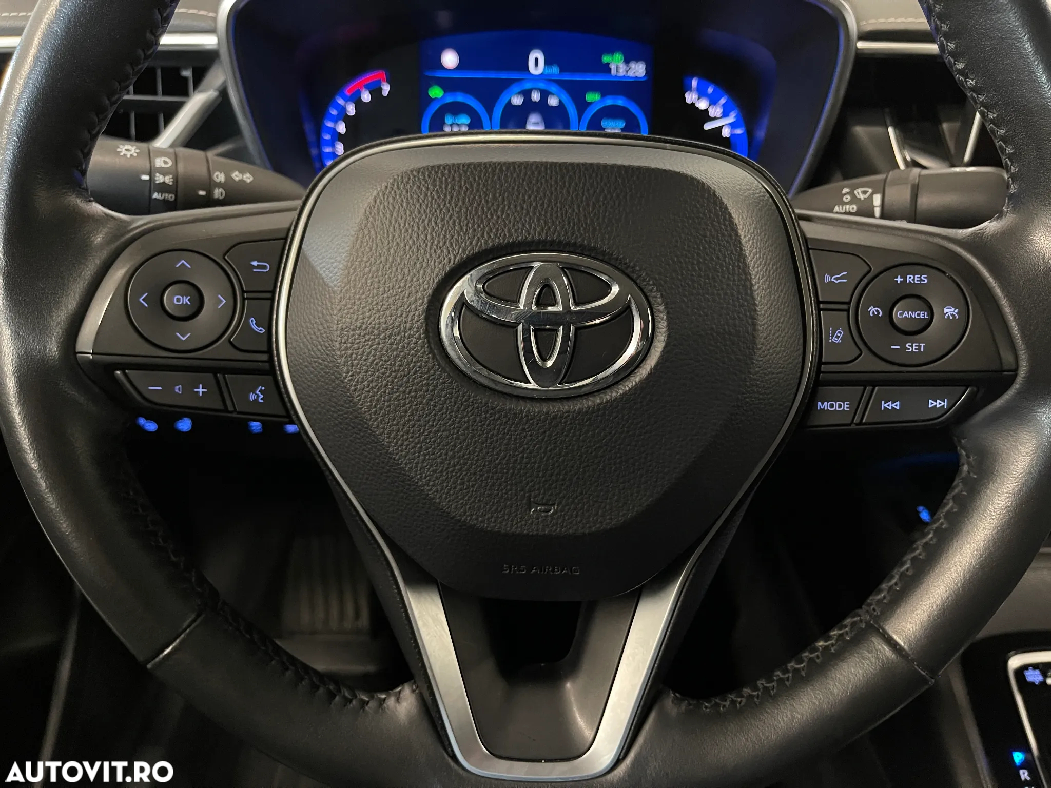 Toyota Corolla Sedan 1.8 HEV Exclusive - 19