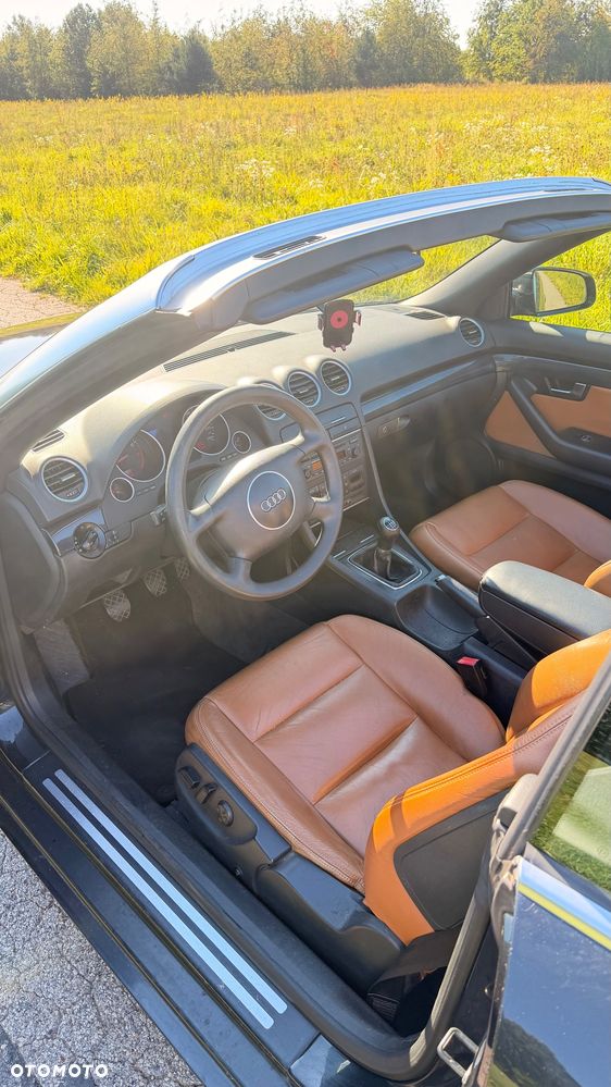 Audi A4 Cabrio 2.4 - 8