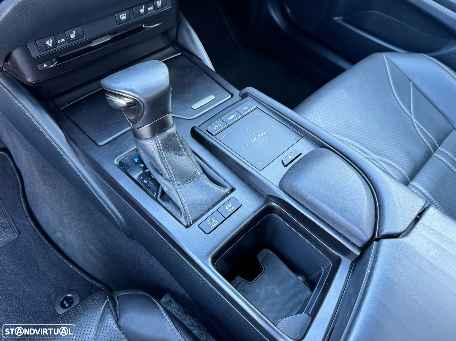 Lexus es-300h Executive+ - 19