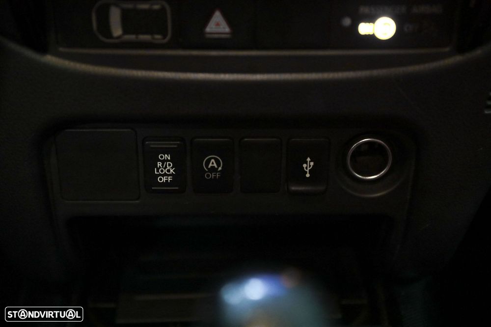 Mitsubishi L200 2.3 DI-D Strakar CD Intense 4WD - 26