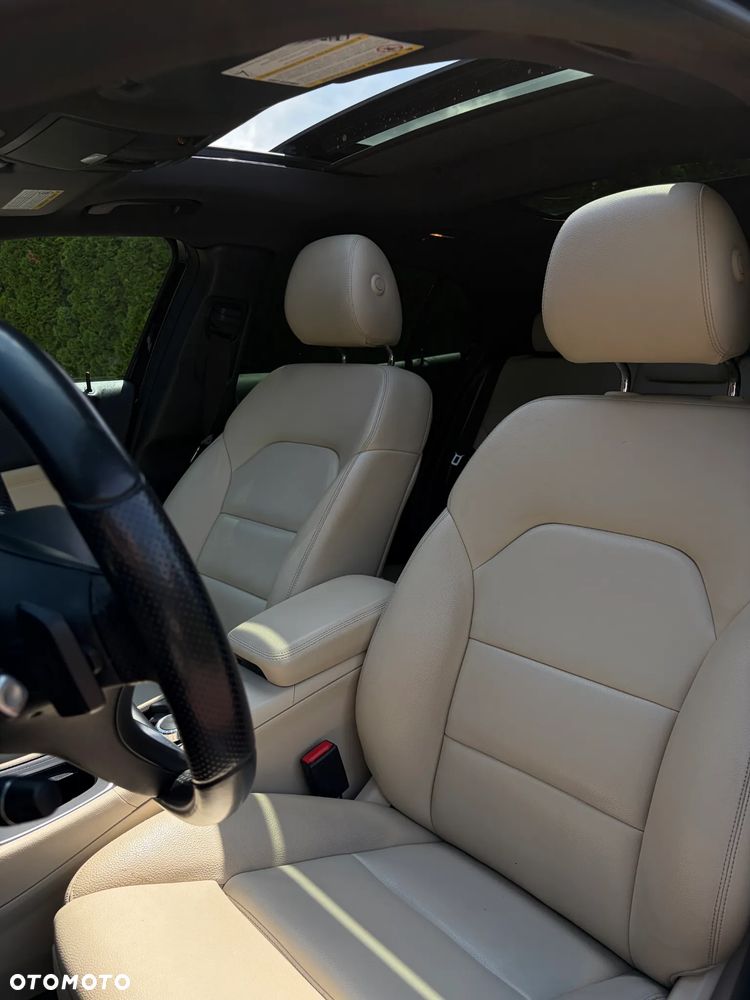 Mercedes-Benz GLA 250 4Matic 7G-DCT Urban - 13