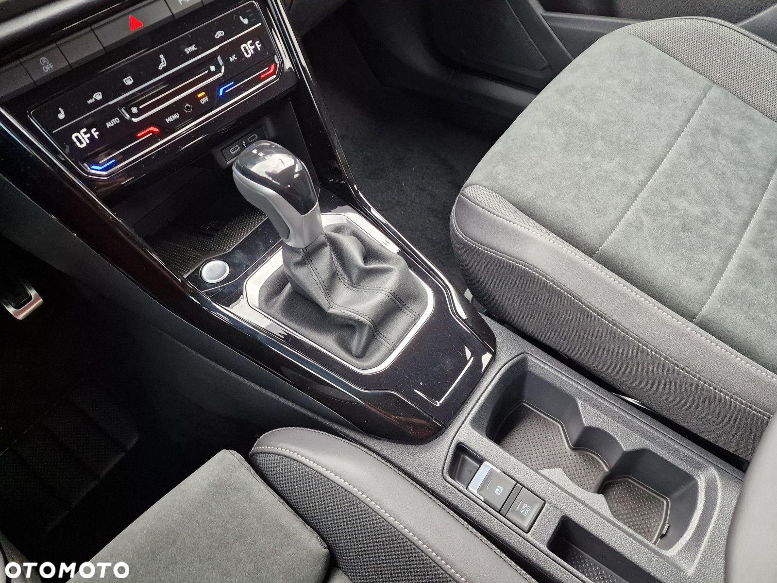 Volkswagen T-Roc 1.5 TSI R-Line DSG - 18