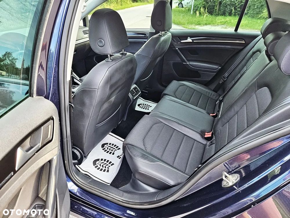 Volkswagen Golf 2.0 TDI BlueMotion Technology Edition - 19