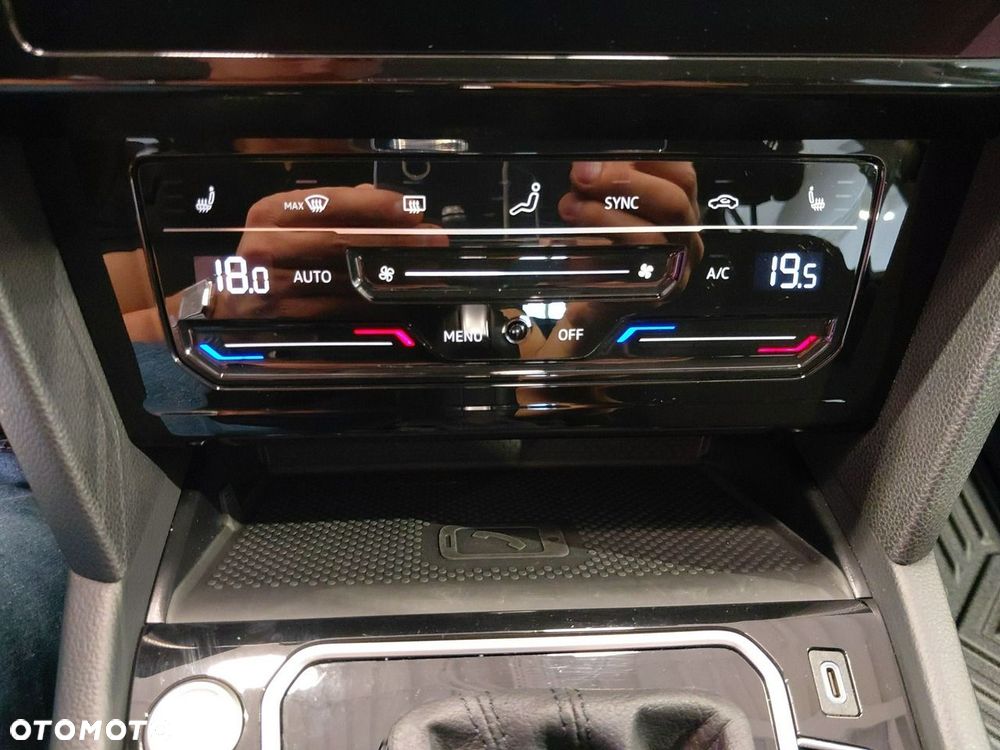 Volkswagen Passat Variant 2.0 TSI Business DSG - 22